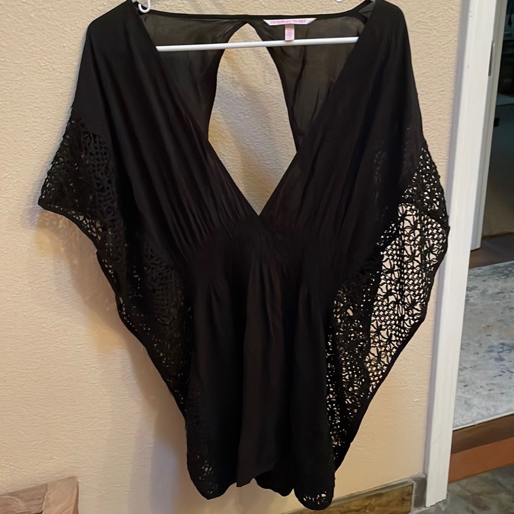 Victoria’s Secret: Bikini Cover-Up